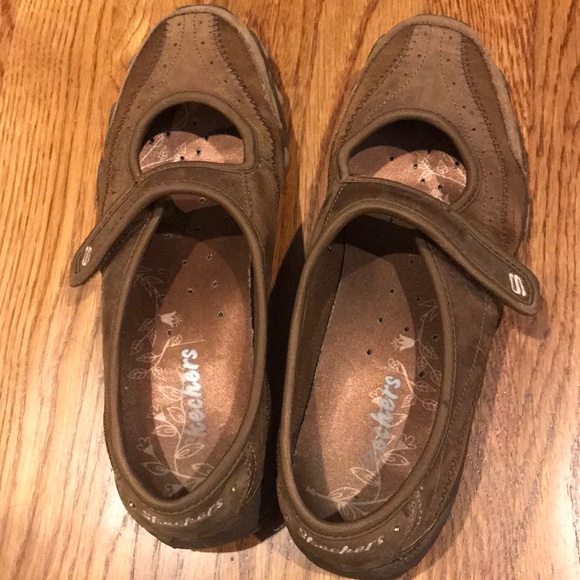 SOLD-Skechers slip on size 8 - Picture 5 of 6